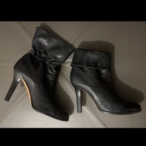 Jimmy Choo Black Leather « slouchy » Ankle Boots with fold-over suede cuff